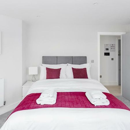 Roomspace Serviced Apartments- Walpole Court Ealing Exterior photo